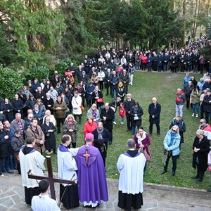 Nadbiskup Kutleša predvodio pobožnost Križnog puta na Ksaveru